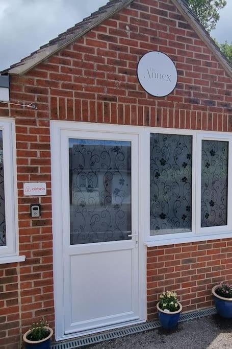 Howard Road Home From Home Bridport Exterior foto