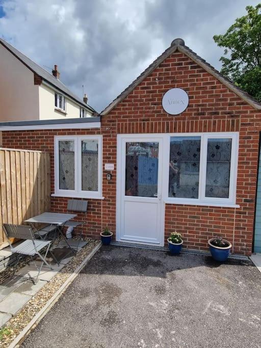 Howard Road Home From Home Bridport Exterior foto